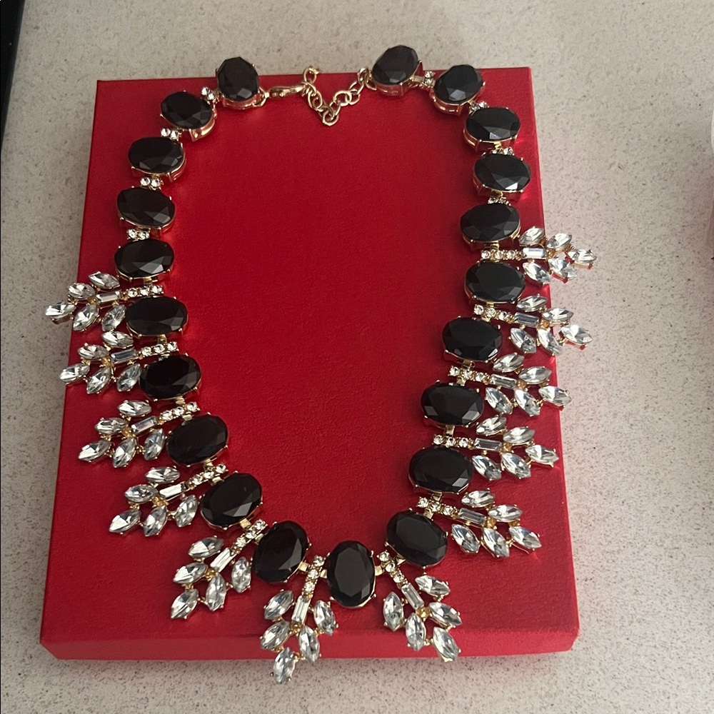 Elegant Black and Gold Statement Necklace